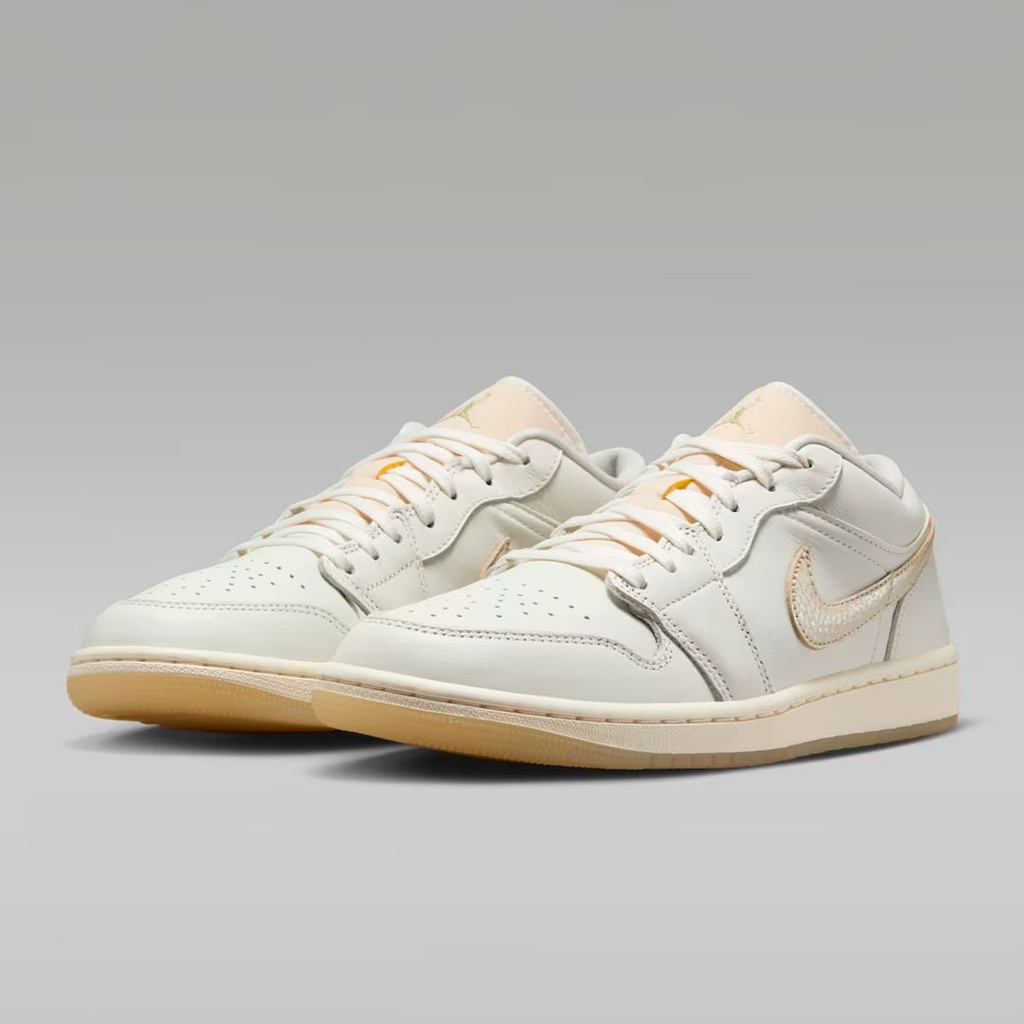 WMNS AIR JORDAN 1 LOW SE V2