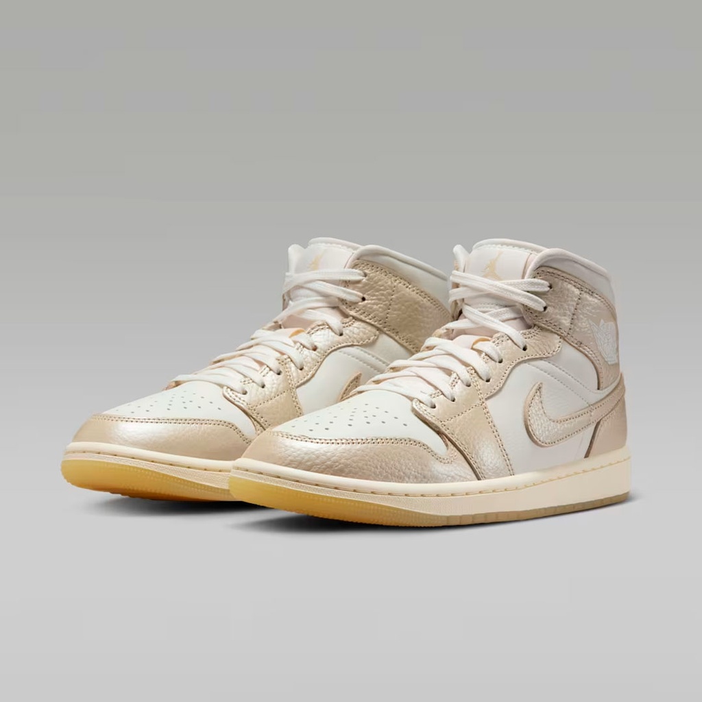 WMNS AIR JORDAN 1 MID SE V2