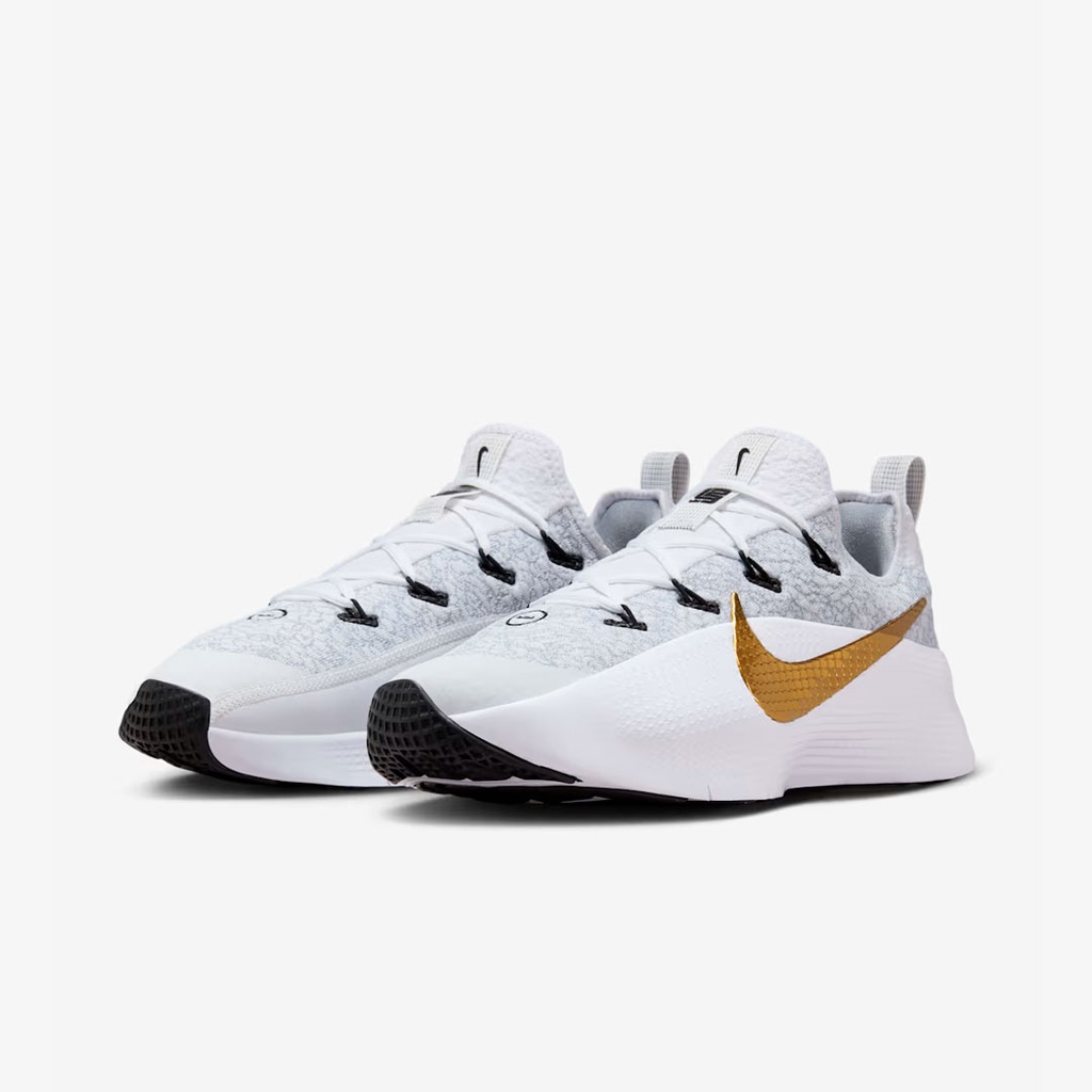 LEBRON TR 1