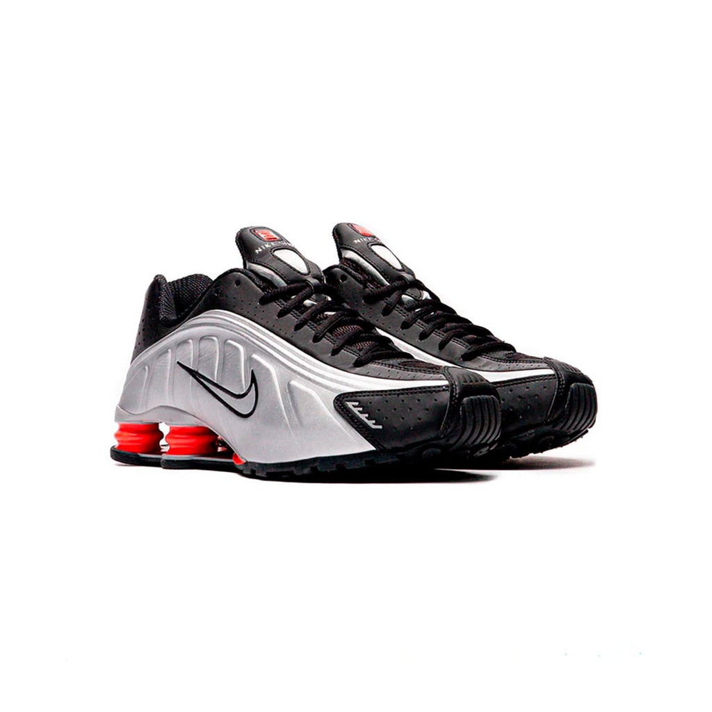 NIKE SHOX R4